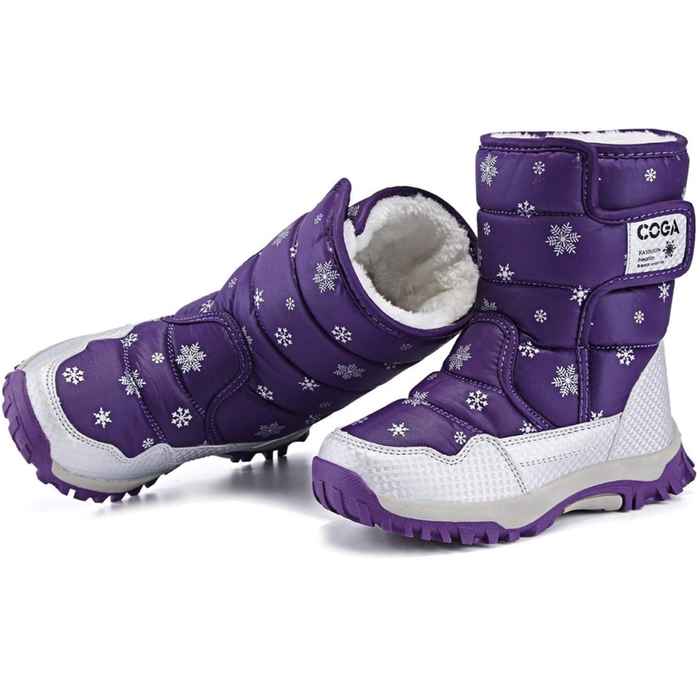 Little girl boots size 1 (my child was 5 years old when she wore it). Like New!